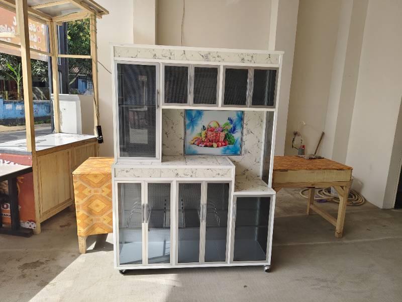 Lemari Makan 3 Pintu Premium